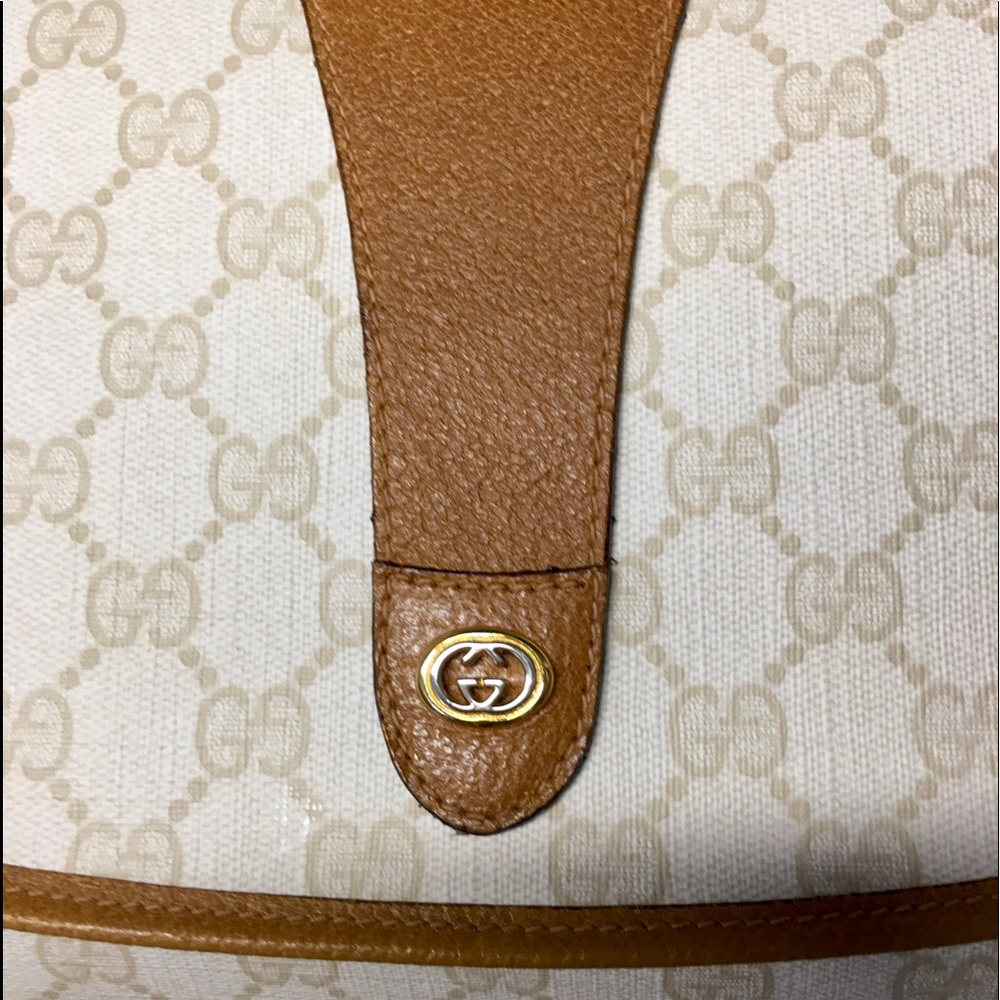 Authentic Gucci white monogram coated canvas crossbody bag - Picture 5 of 16